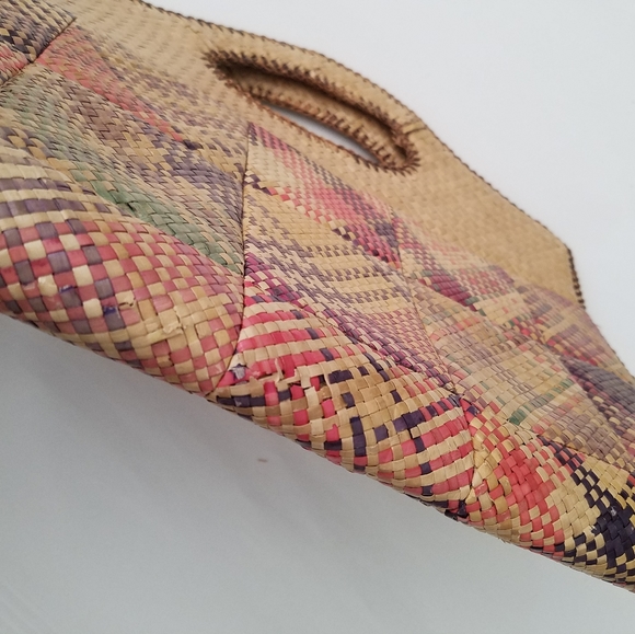 Vintage woven straw bag from the Philippines - Picture 2 of 5